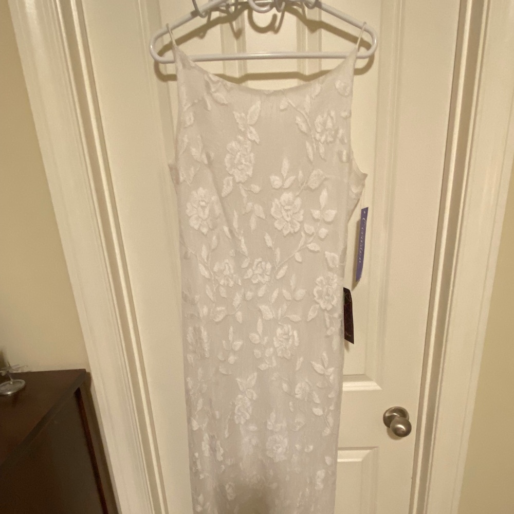 Nicki Livas Gown - Picture 3 of 9
